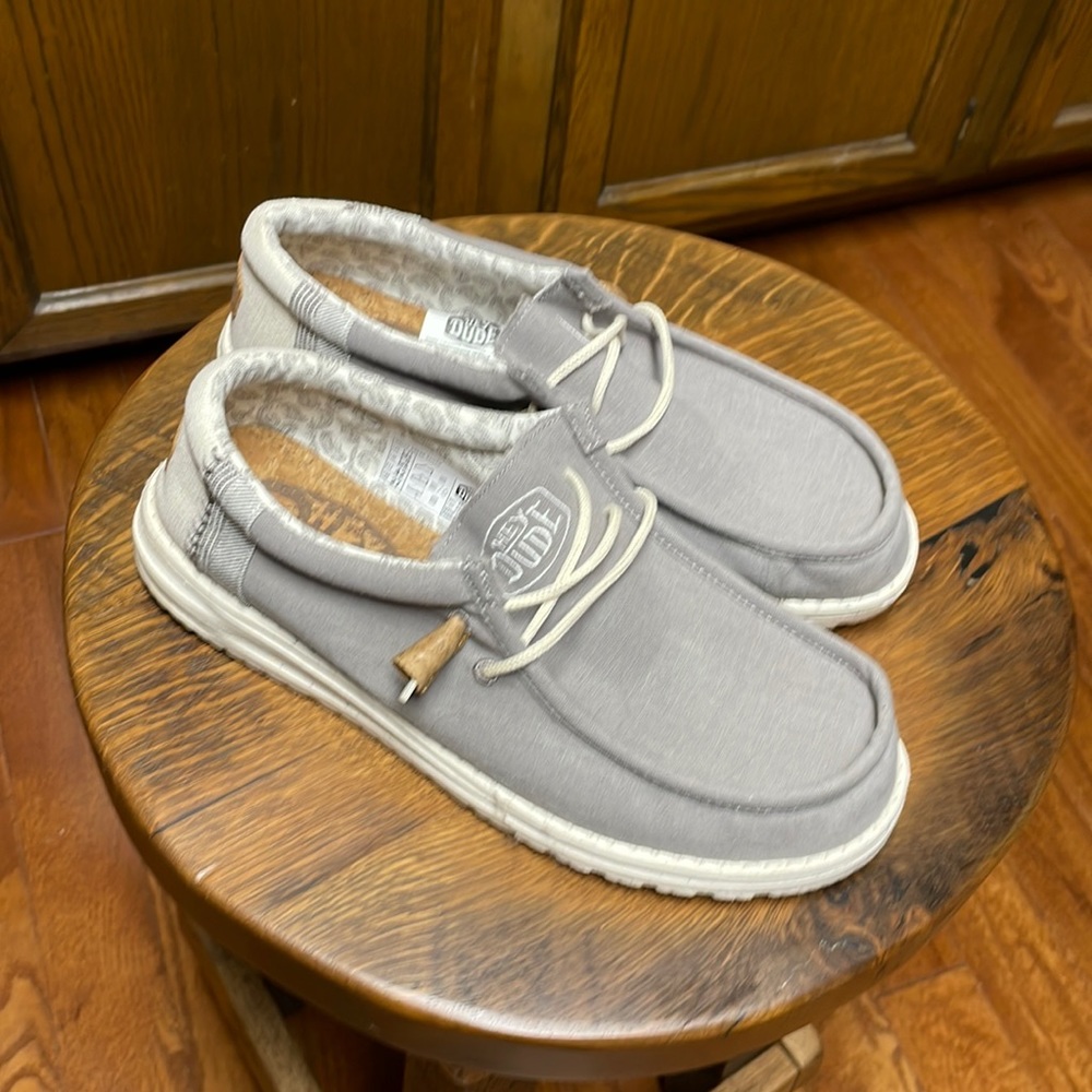 Hey dudes brand new only worn once.